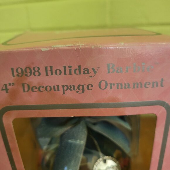 1998 Holiday Barbie 4" Decoupage Ornament w Wooden Ornament Stand MATTEL T4 - Picture 7 of 8